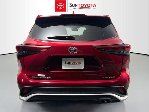 Used 2022 Toyota Highlander XSE image 5