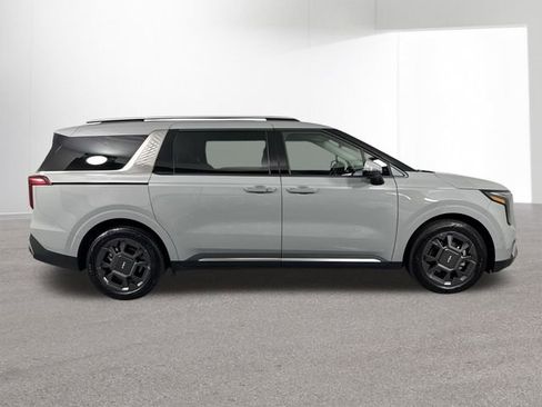 Certified 2025 Kia Carnival SX FWD image 37