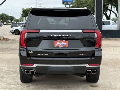 Used 2025 GMC Yukon XL Denali AWD/4WD image 6