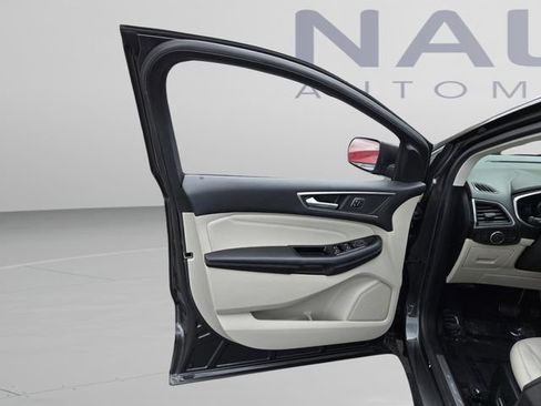 Used 2015 Ford Edge Titanium w/ Equipment Group 301A FWD image 13