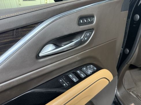 Used 2021 Cadillac Escalade ESV Sport w/ Driver Assist Tech Package image 25