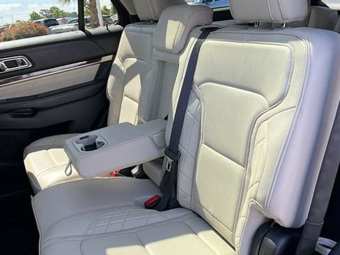 Used 2017 Ford Explorer Platinum AWD/4WD image 21
