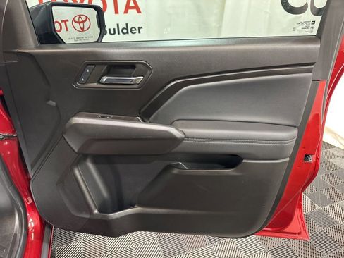 Used 2024 Chevrolet Colorado LT w/ LT Convenience Package image 9