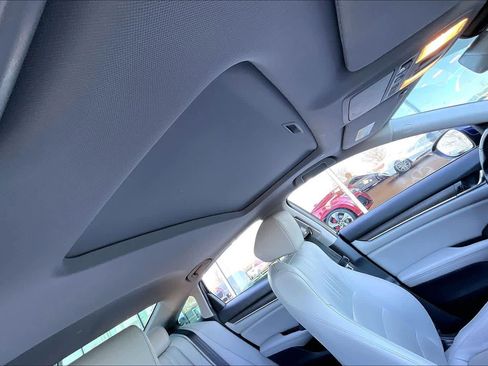 Used 2020 Honda Accord Touring image 12