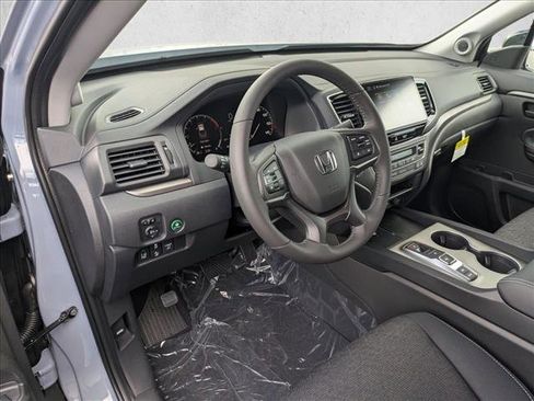 Certified 2025 Honda Ridgeline Sport image 2