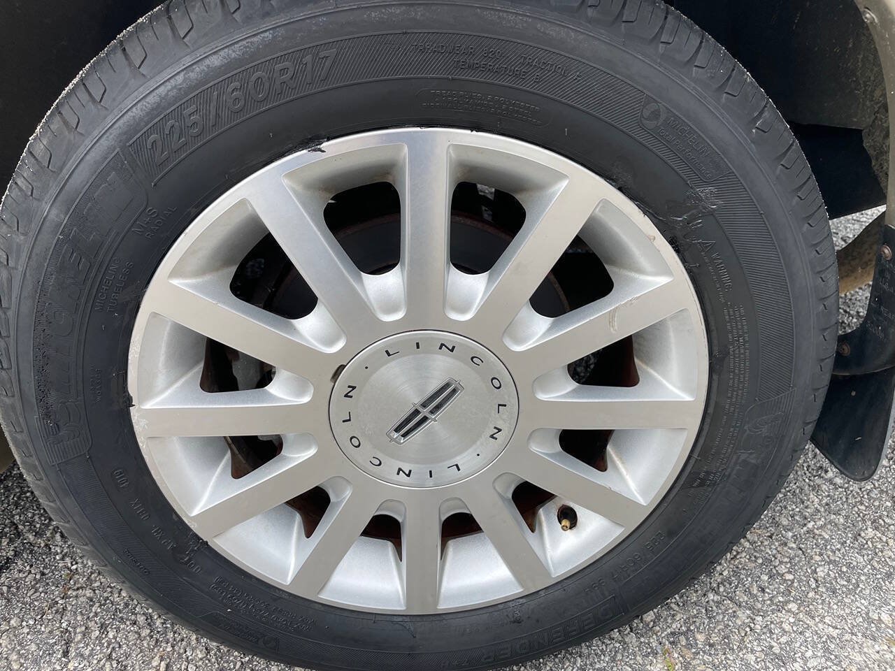 Used 2007 Lincoln Town Car Signature RWD image 21