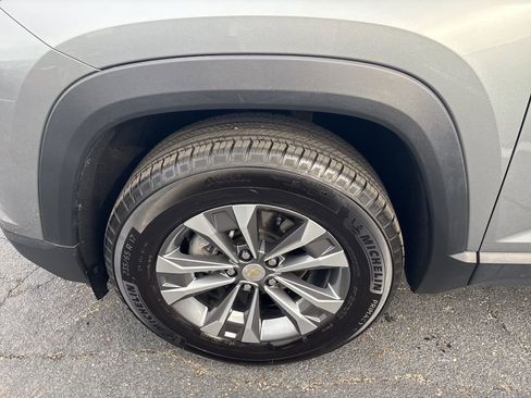 Used 2025 Chevrolet Equinox LT w/ Convenience Package II image 8