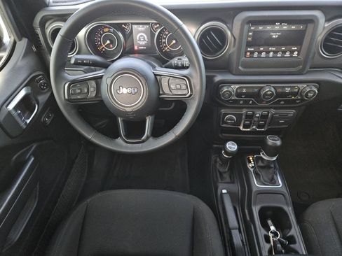 Used 2023 Jeep Wrangler Unlimited Sport AWD/4WD image 9
