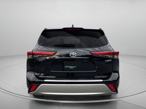 Used 2021 Toyota Highlander Platinum image 4