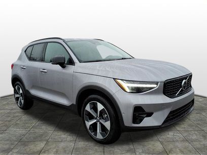 New 2026 Volvo XC40 B5 Plus w/ Protection Package Premier