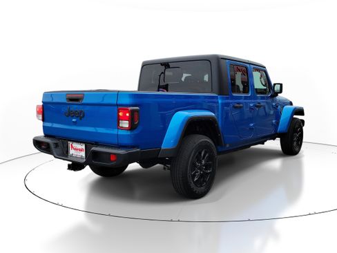 Used 2022 Jeep Gladiator Sport AWD/4WD image 4