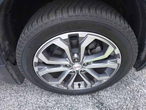 Used 2019 GMC Terrain SLT w/ Preferred Package AWD/4WD image 2