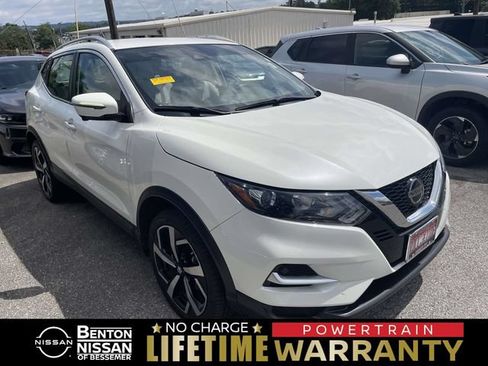 Used 2022 Nissan Rogue Sport SL FWD image 1