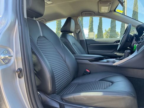 Used 2023 Toyota Camry SE FWD image 19