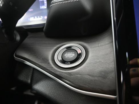 Used 2021 Jeep Grand Cherokee L Limited AWD/4WD image 34