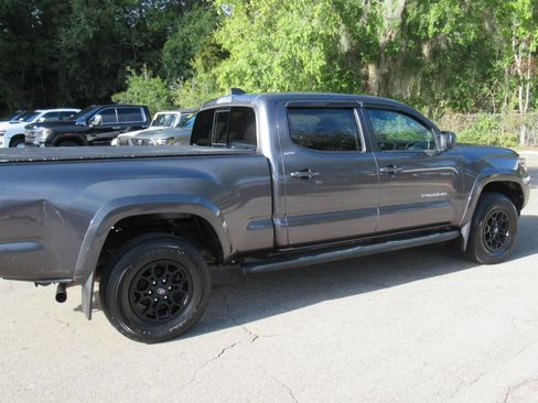 Used 2021 Toyota Tacoma SR5 AWD/4WD image 5