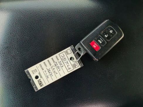 Used 2016 Toyota Camry SE FWD image 33