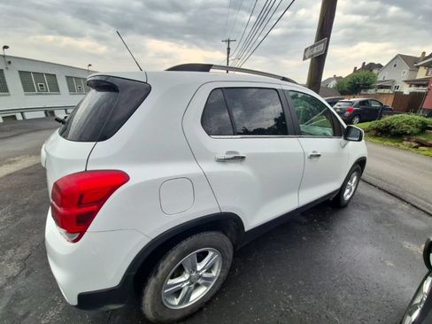 Used 2018 Chevrolet Trax LT w/ LT Convenience Package FWD image 8