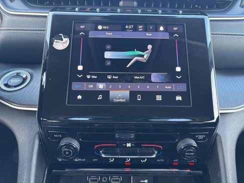 Used 2023 Jeep Grand Cherokee L Laredo image 29