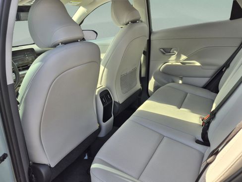 Used 2024 Hyundai Kona Limited AWD/4WD image 16