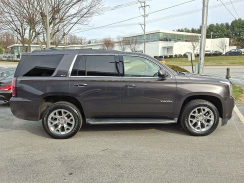 Used 2017 GMC Yukon SLT image 7