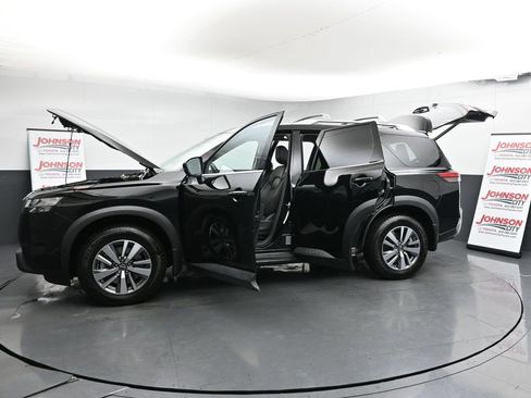 Used 2023 Nissan Pathfinder SL image 38