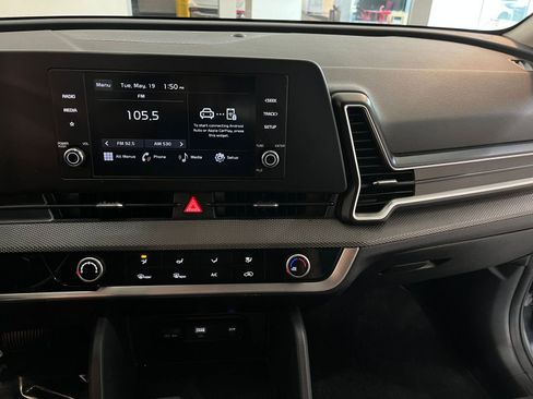 Used 2025 Kia Sportage LX FWD image 17