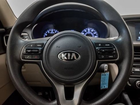 Used 2018 Kia Optima LX w/ 17" Alloy Wheels Package FWD image 12