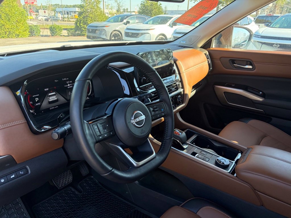 Used 2024 Nissan Pathfinder Platinum AWD/4WD image 15