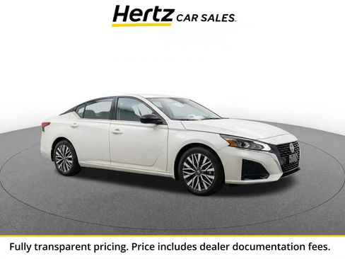 Used 2025 Nissan Altima 2.5 SV FWD image 1