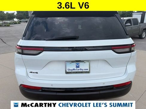 Used 2023 Jeep Grand Cherokee Altitude AWD/4WD image 14