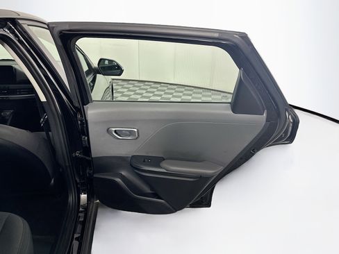 Used 2025 Kia K4 LXS image 27