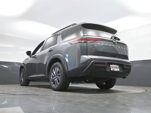 Used 2025 Nissan Pathfinder SV FWD image 50