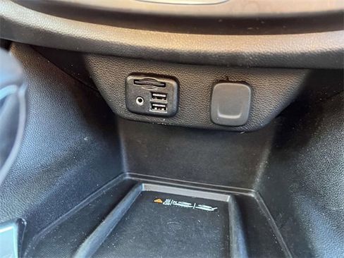 Used 2022 Chevrolet Traverse RS image 26