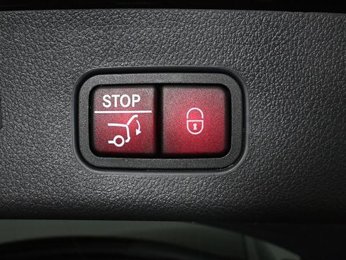 Used 2024 Mercedes-Benz GLC 300 image 29