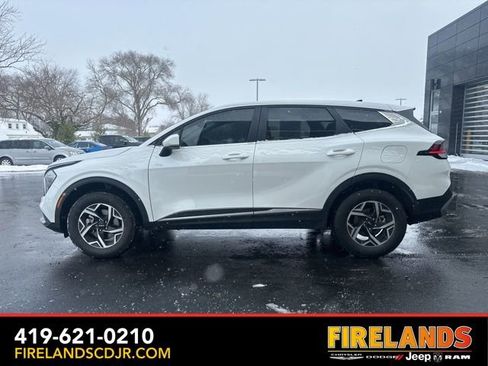 Used 2023 Kia Sportage LX image 6