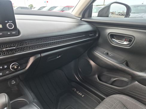 Used 2025 Honda HR-V LX image 17