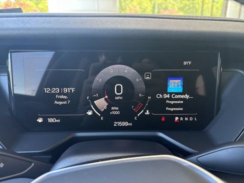 Certified 2025 GMC Acadia Elevation FWD image 11