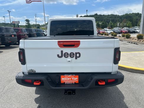 Used 2022 Jeep Gladiator Mojave w/ Cold Weather Group AWD/4WD image 9