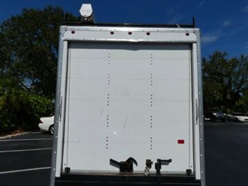 Used 2017 Chevrolet Express 3500 image 29