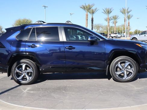 New 2025 Toyota RAV4 SE image 4