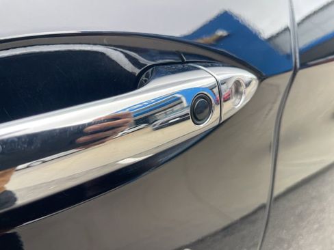 Used 2022 Honda Pilot Touring image 11