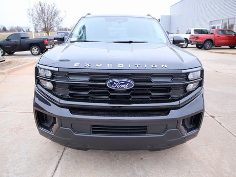 New 2025 Ford Expedition Active image 12