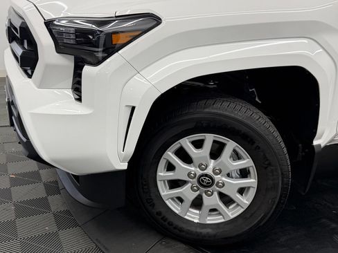 Certified 2026 Toyota Tacoma SR5 AWD/4WD image 5