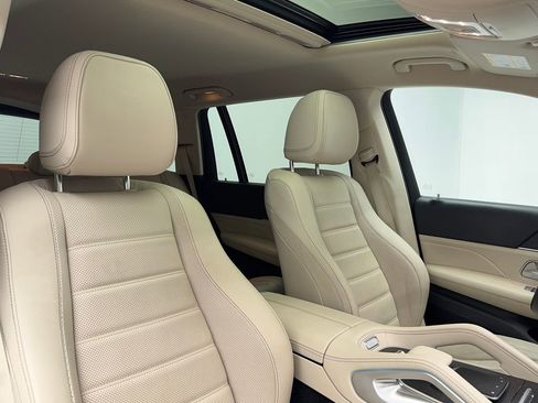 Used 2021 Mercedes-Benz GLS 450 4MATIC image 48