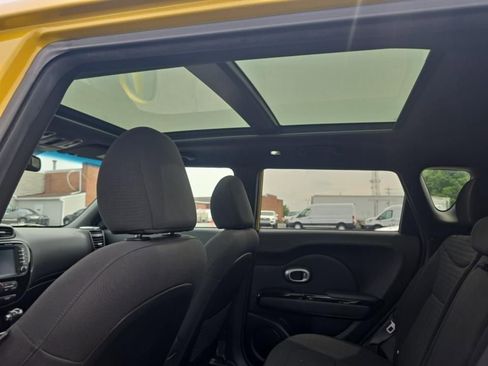 Used 2015 Kia Soul ! w/ Sun & Sound Package FWD image 4