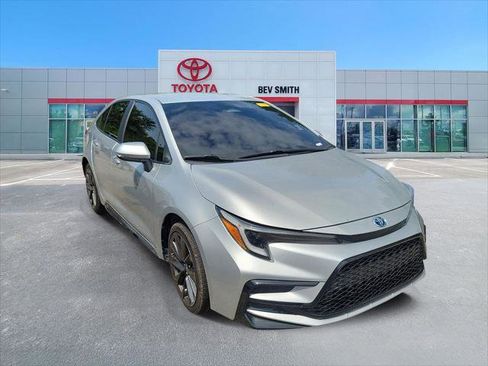 Certified 2024 Toyota Corolla SE FWD image 1