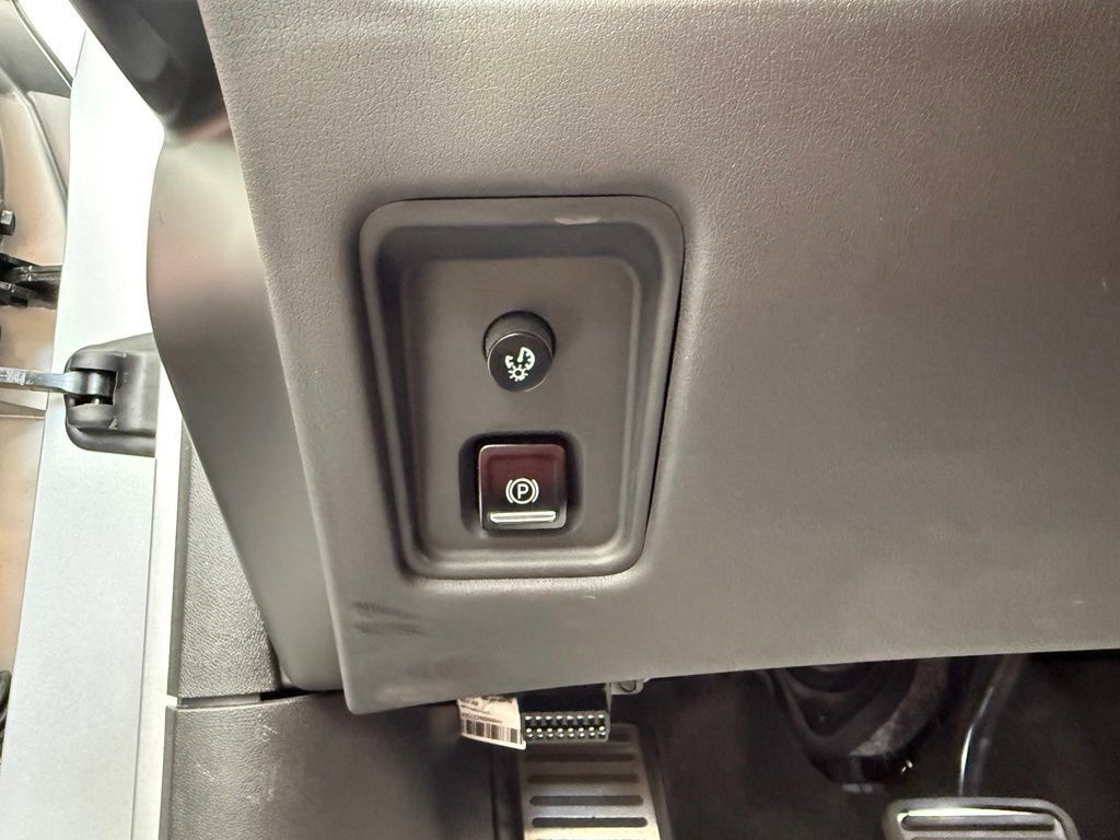 Used 2020 Chevrolet Corvette Stingray Preferred Cpe w/ 2LT Preferred Equipment Group RWD image 41