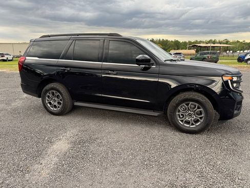 Used 2025 Ford Expedition Active RWD image 4