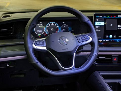 New 2026 Volkswagen Tiguan SE R-Line image 14